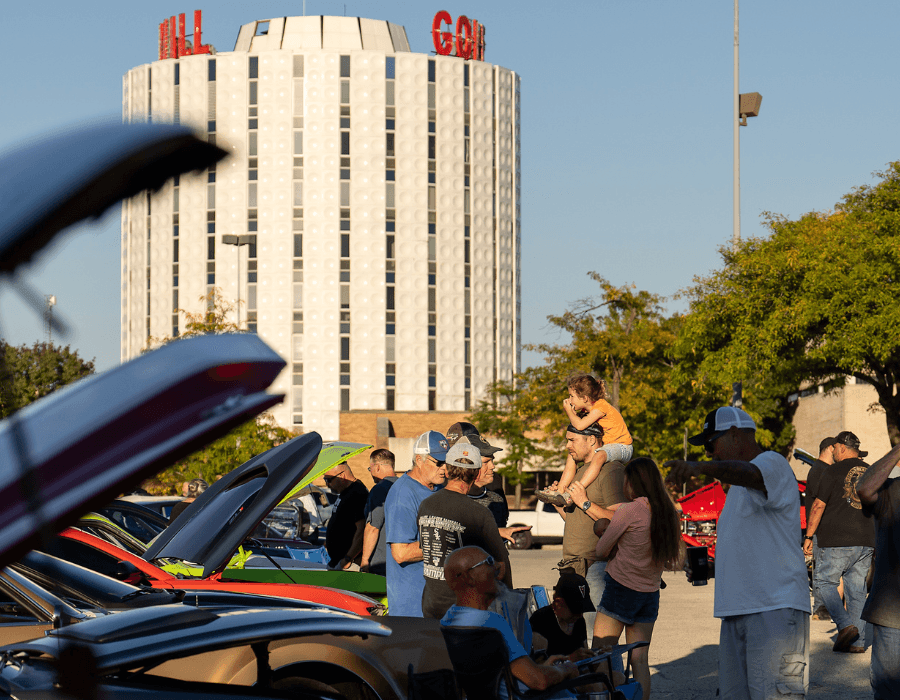 Niles Monday Night Car Show
