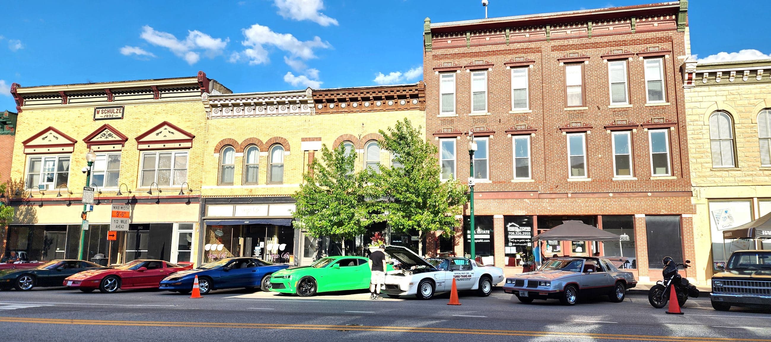 Cruisin' Into Lockport