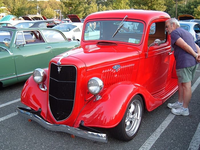 Smithtown Stop & Shop Saturday Night Cruise-In