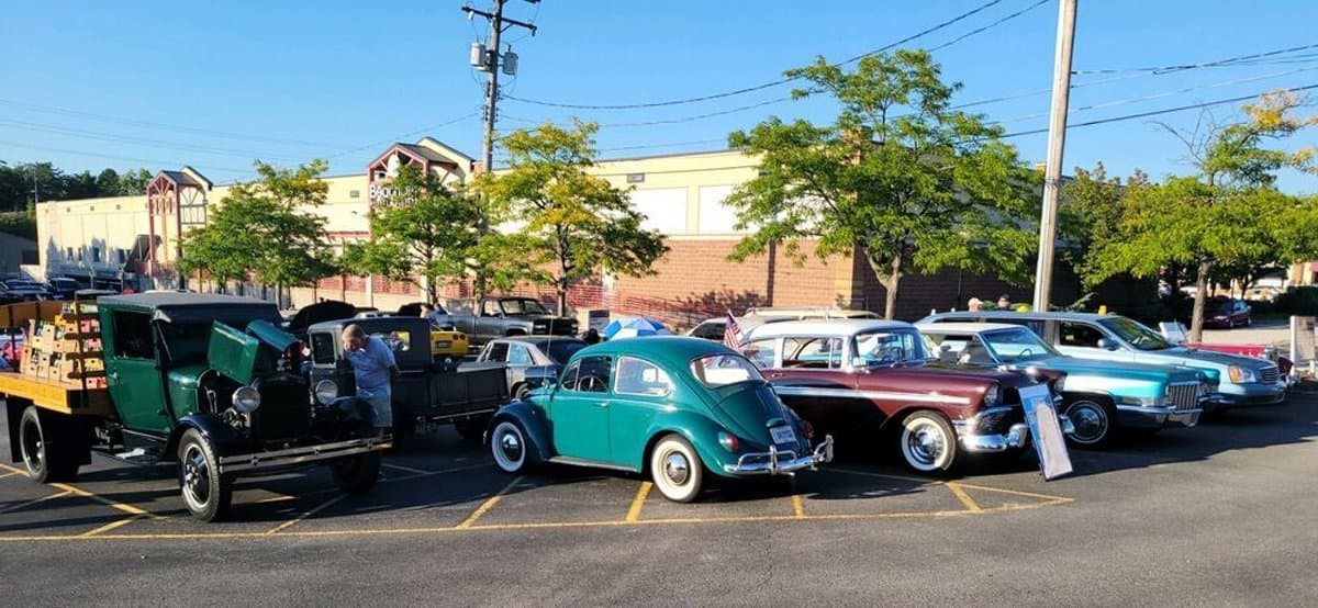 Cruisin River Cruise-In