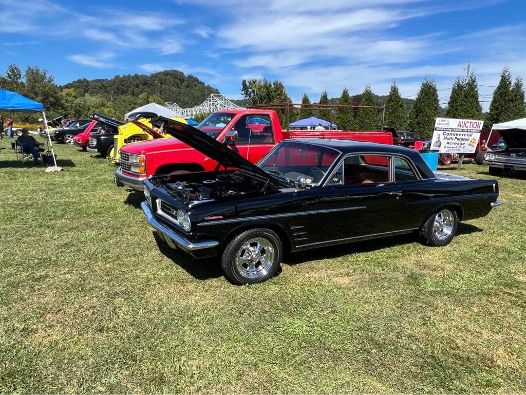 19th St. Gear Grinders Memorial Cruise-In