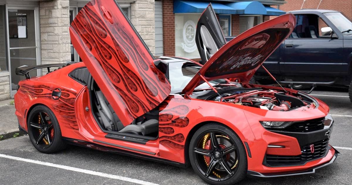 Car show brings hundreds downtown