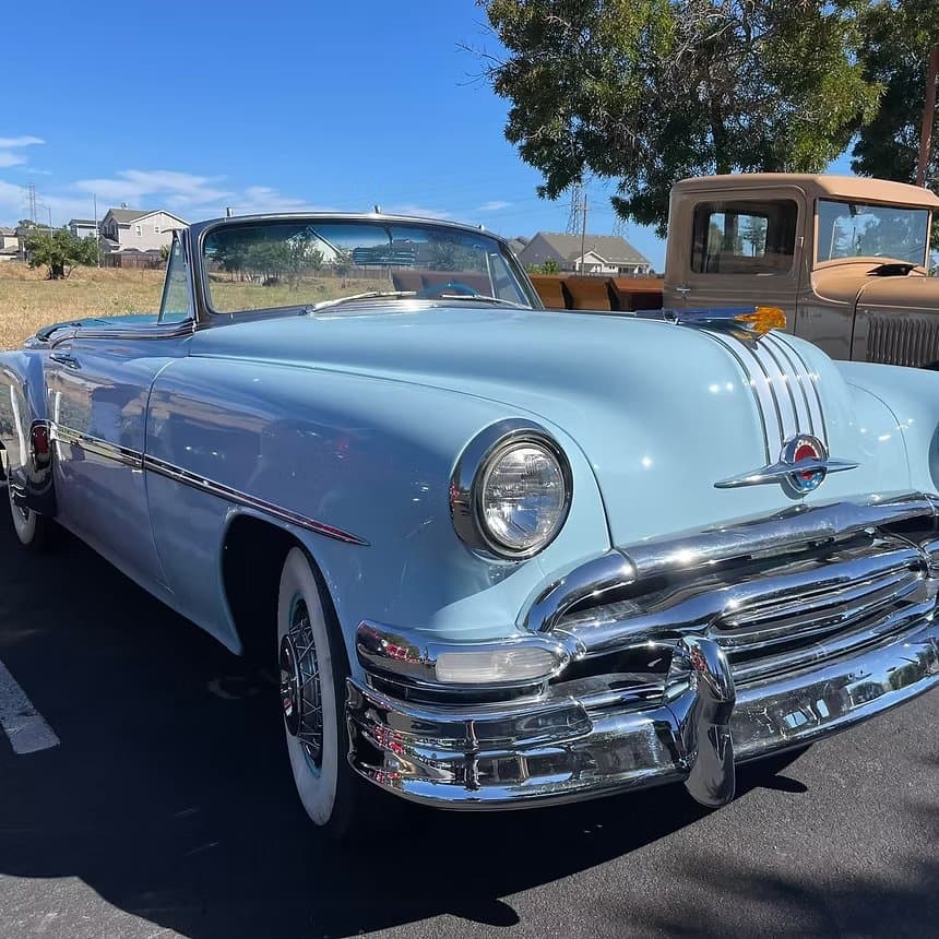 Machado Burgers & Cars