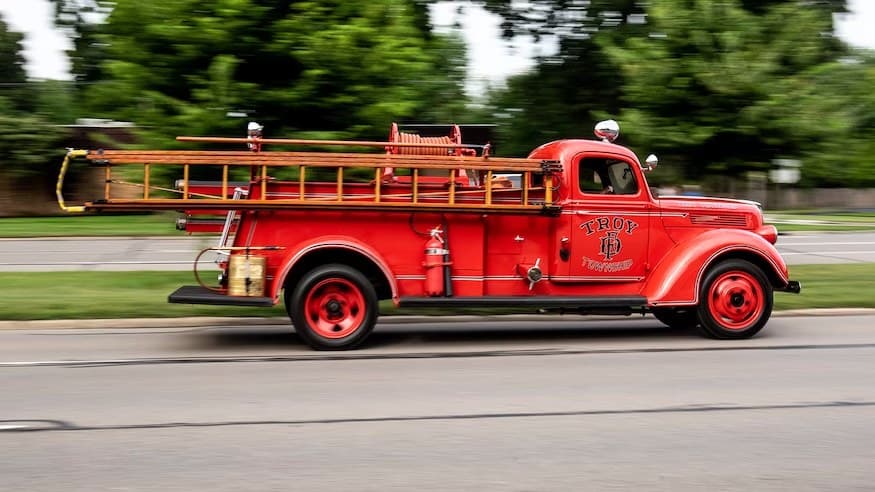 Woodward Dream Cruise Car Show - Pleasant Ridge